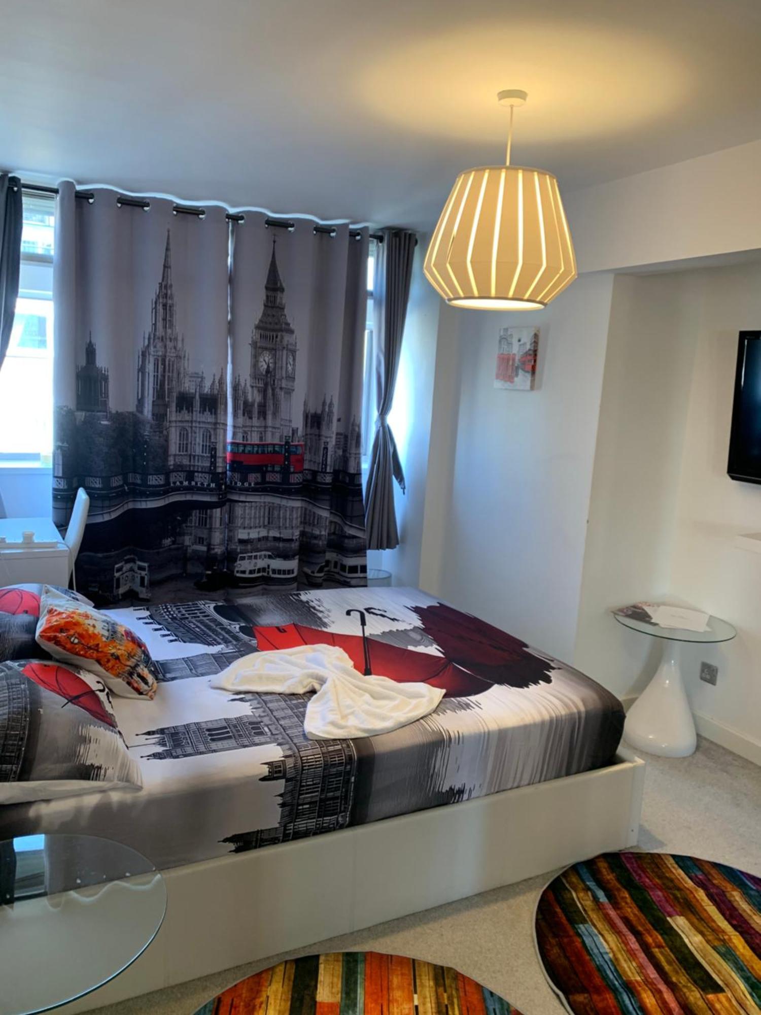 Lovely Spacious Next Hyde Park *